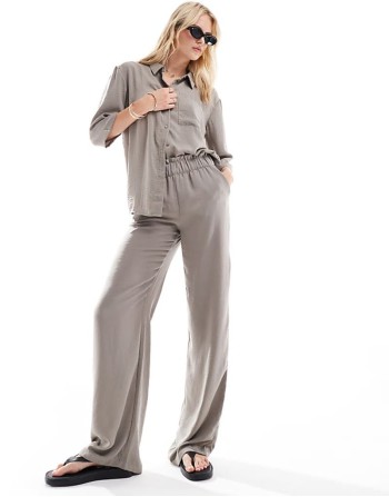 3/4 sve loose shirt & trousers co-ord in taupe