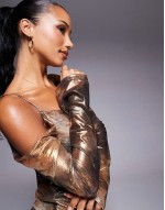 metallic cold shoulder flared sve top in gold abstract print