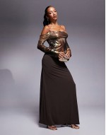 metallic cold shoulder flared sve top in gold abstract print