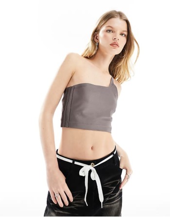 spandex asymmetric crop top in black
