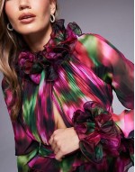 organza long sve exaggerated ruffle top in blurred floral